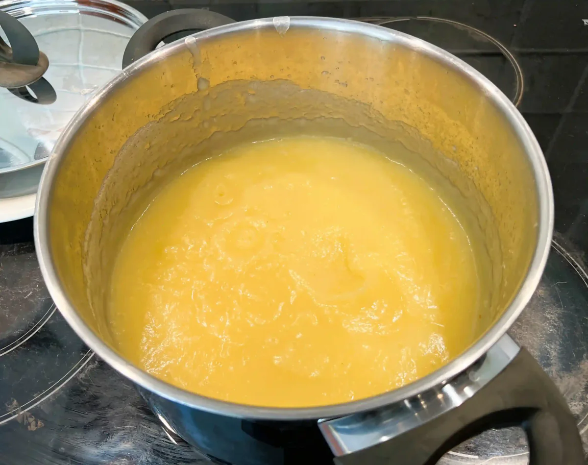 Making and freezing applesauce
