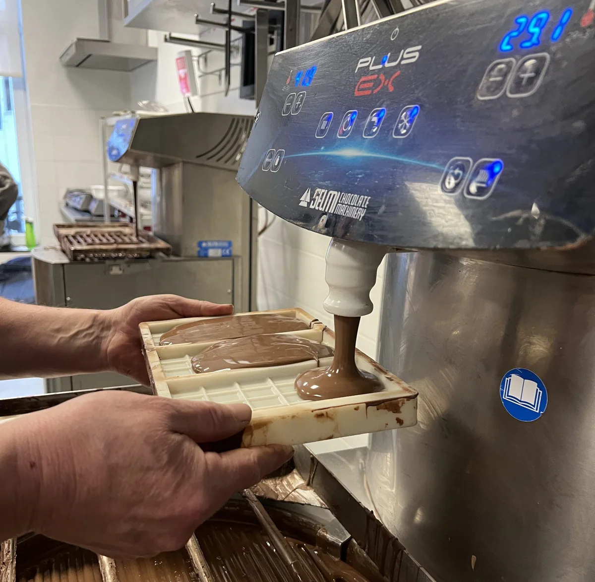 Remplir le socle en chocolat