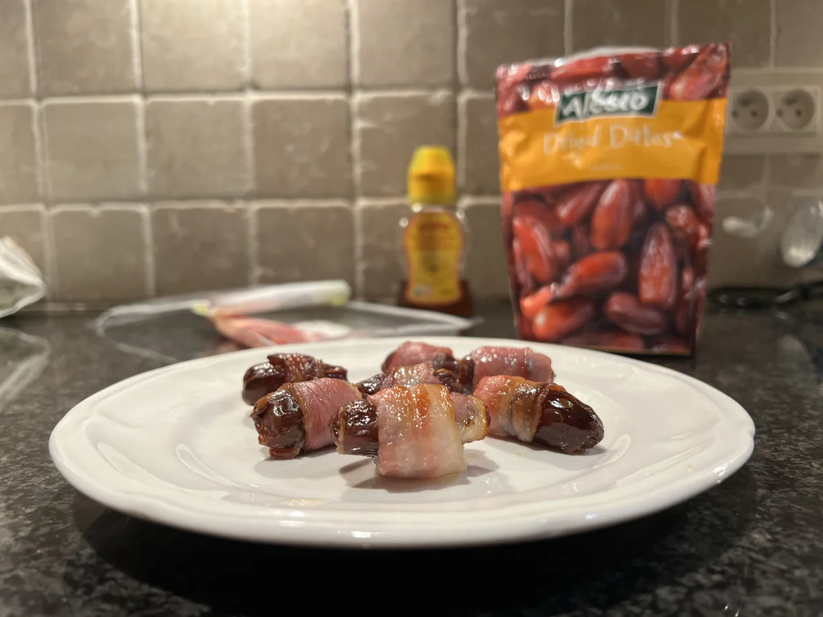 Dates with bacon