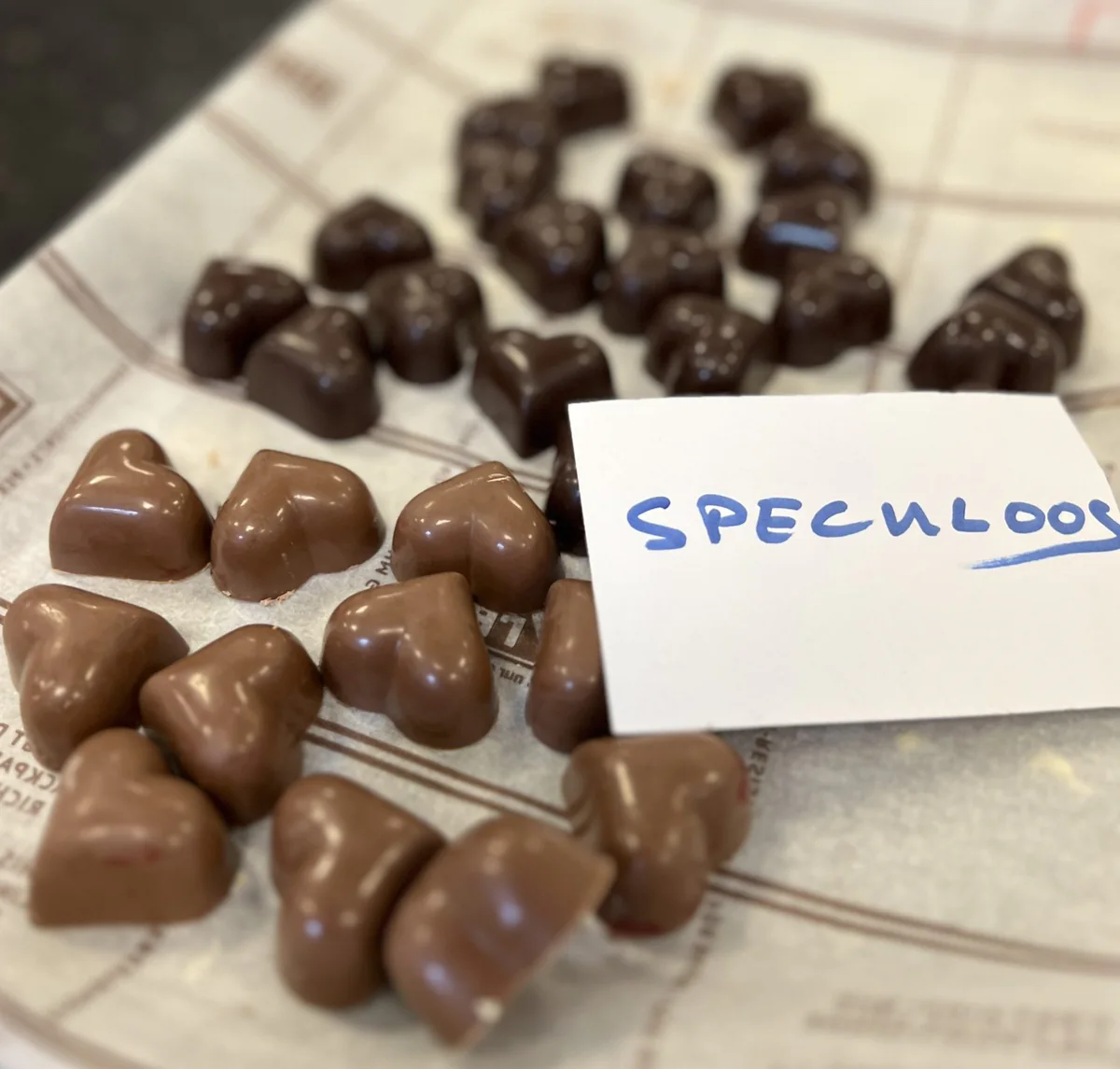 Speculoos-filled chocolates