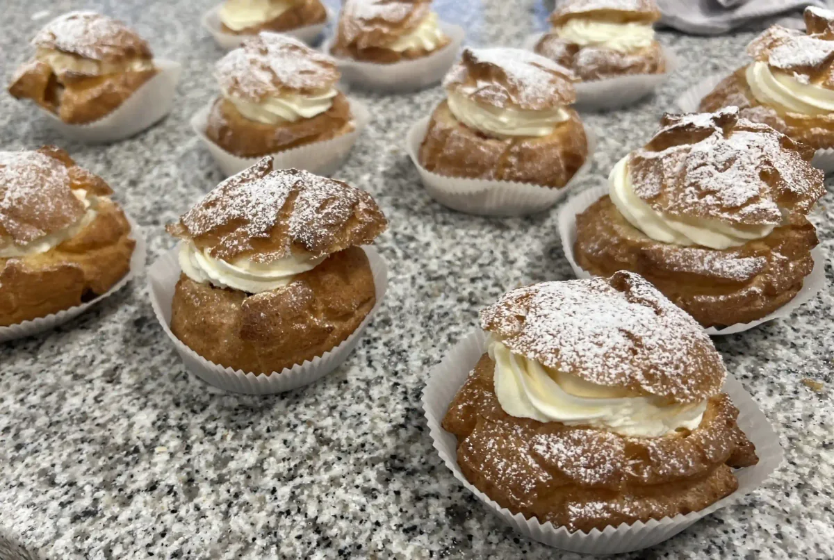 Choux Parisiens auf dem Tisch