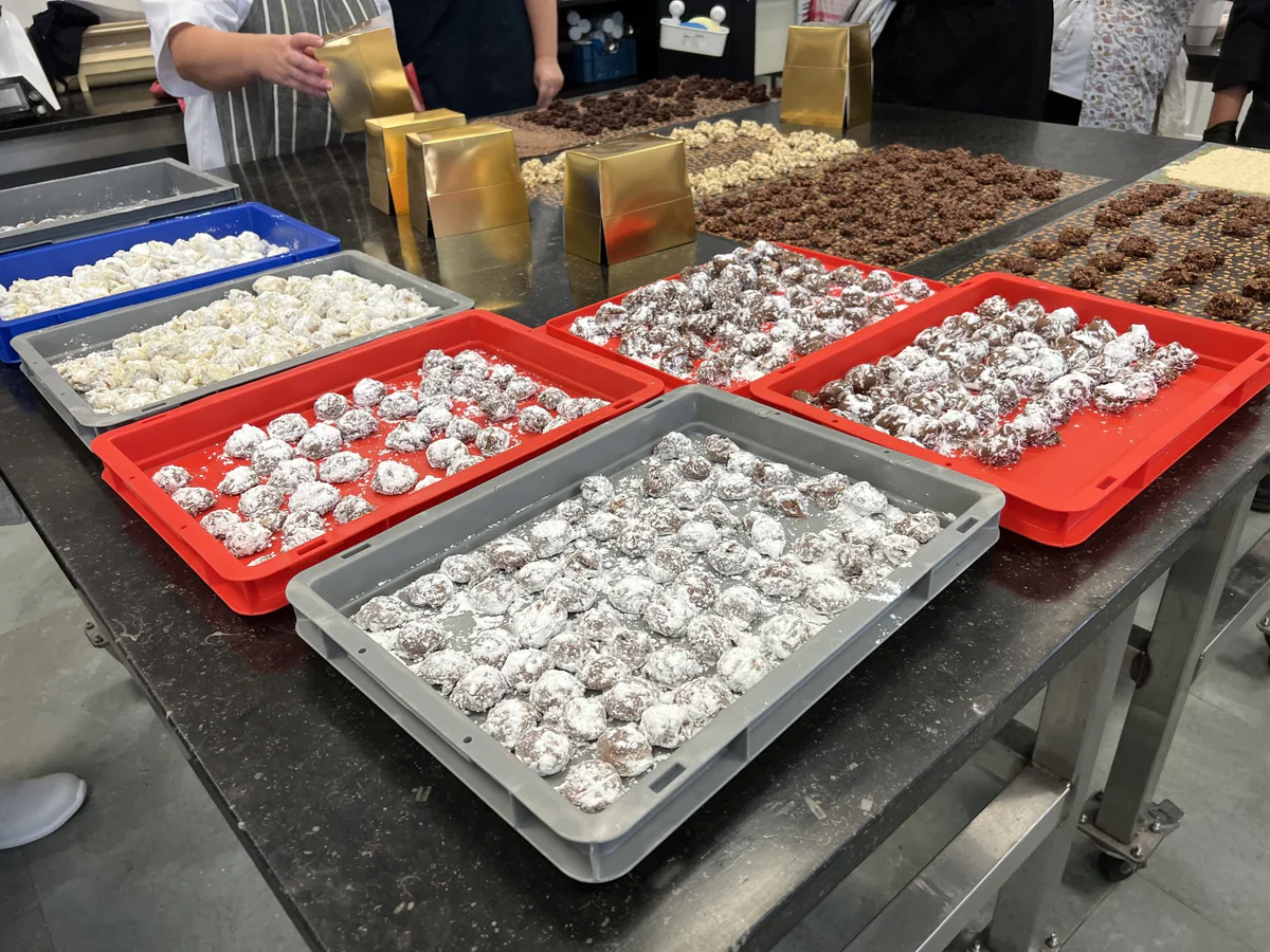 Snowballs with a Twist