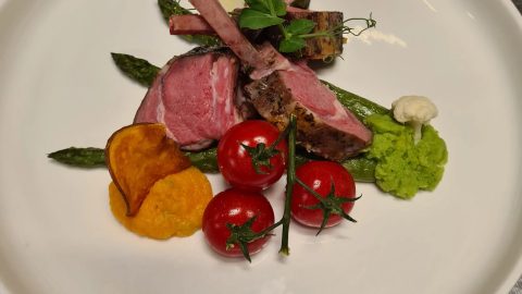 Sous-vide gebakken Lamskroon met een trio van puree