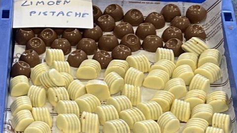 Pralines met limoen en pistache