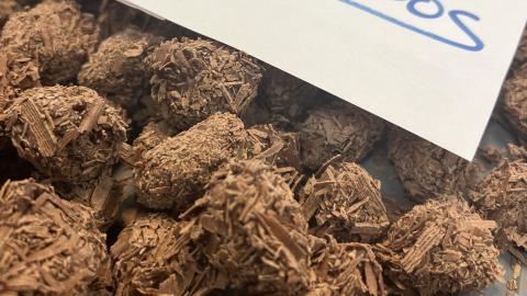 Truffes végétaliennes à la framboise