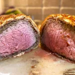 Beef Wellington - in 2 gesneden na bakken 3