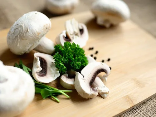 Champignons - ongebakken met verse peterselie