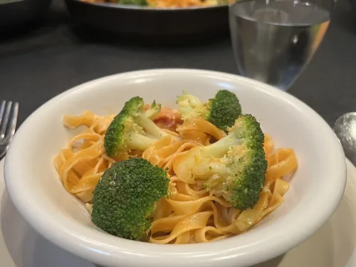 Pasta met broccoli en pancetta