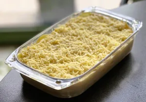 Gratin Dauphinois met gemalen kaas