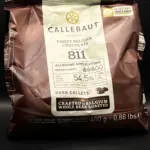 Zak Callebaut 811 pure Belgische chocolade – 54,5% cacao, dark callets voor allround toepassingen zoals truffels, pralines en gebak.