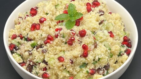 Couscous met granaatappel, komkommer en rozijnen