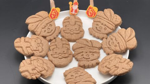 Speculooskoeken op een bordje